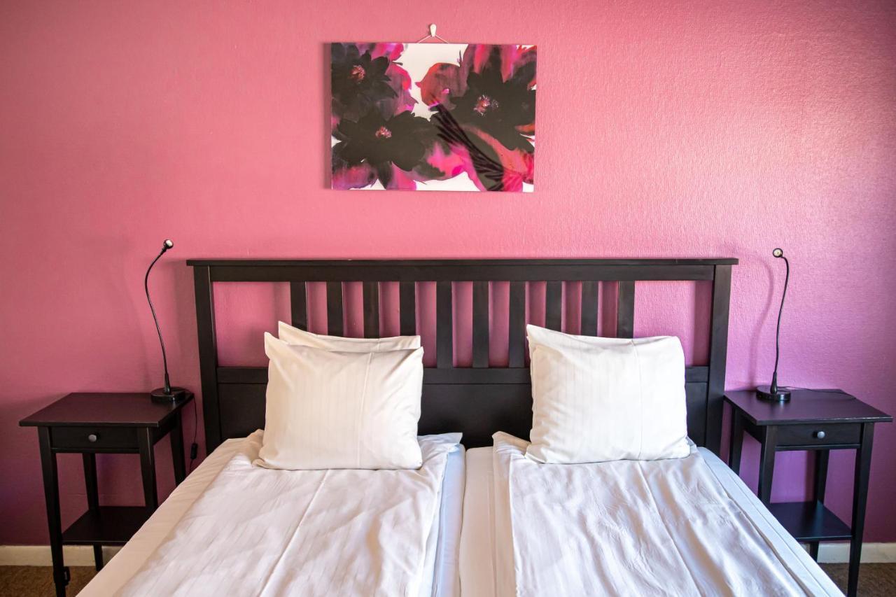 Saga Hotell Borlänge Esterno foto